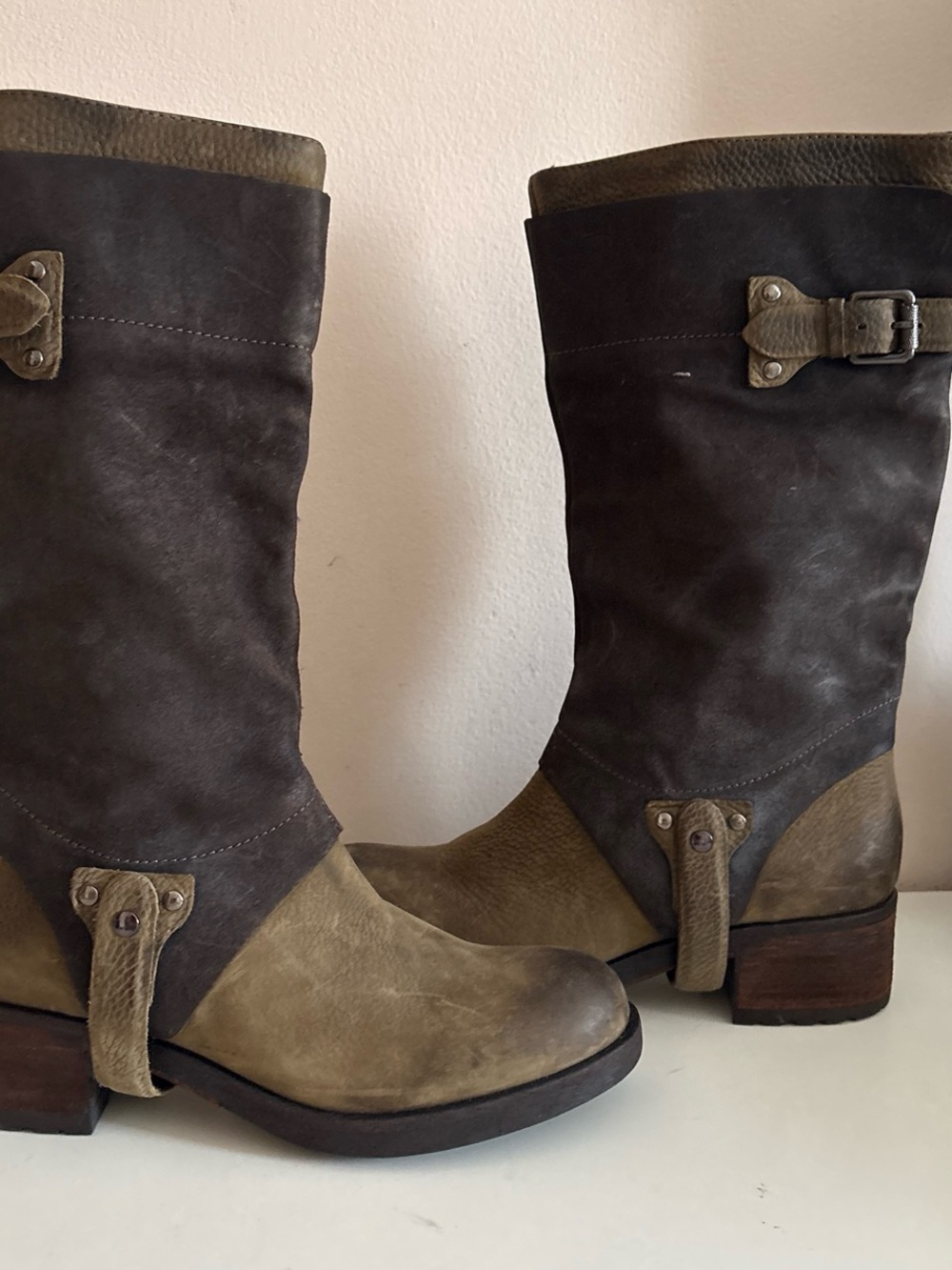 Boots Vera wang moto riding boot 9 us mWomen's Two-Tone Brown Leather Mid-calf